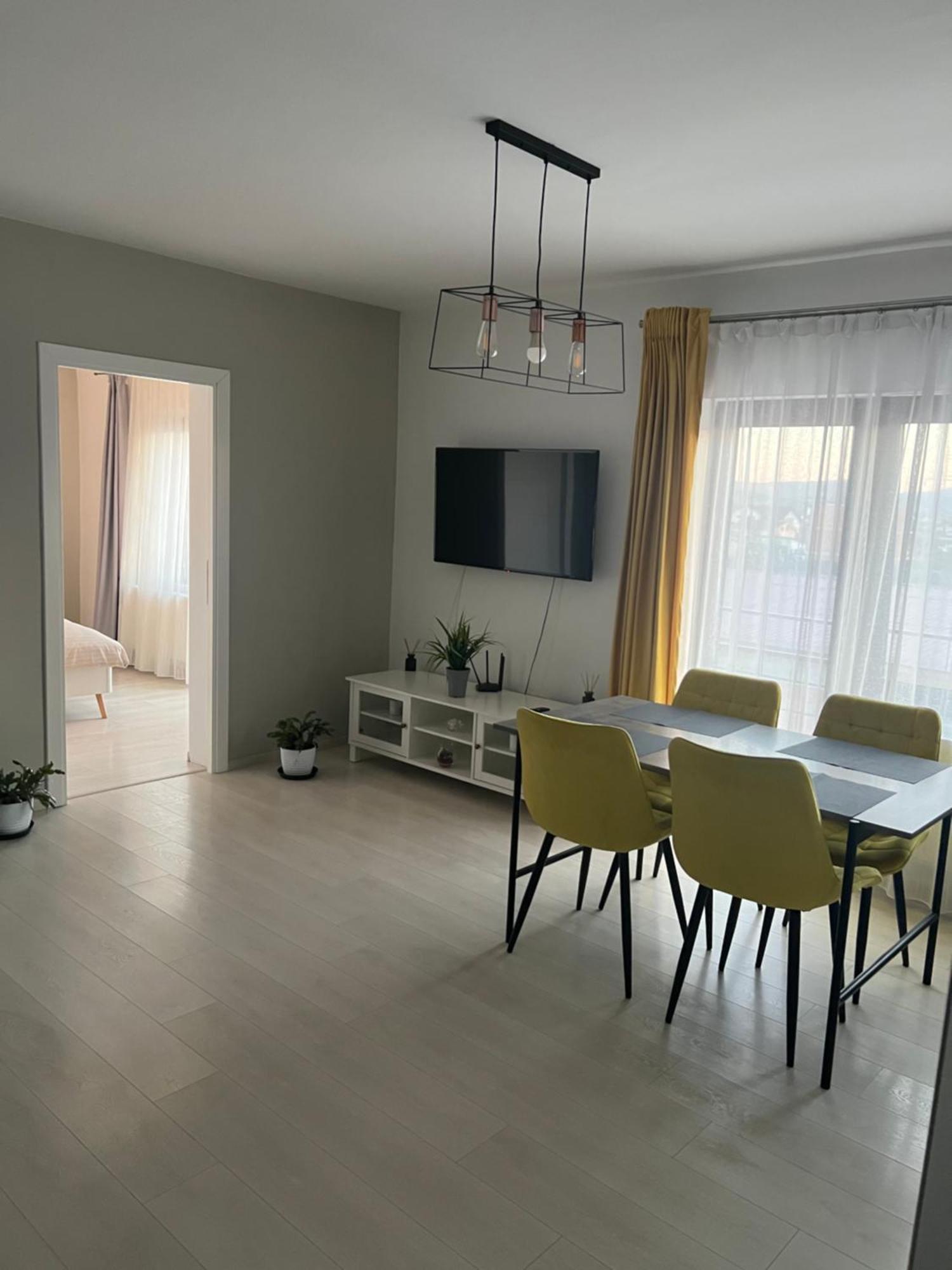B&B Unicat Bistriţa Eksteriør billede